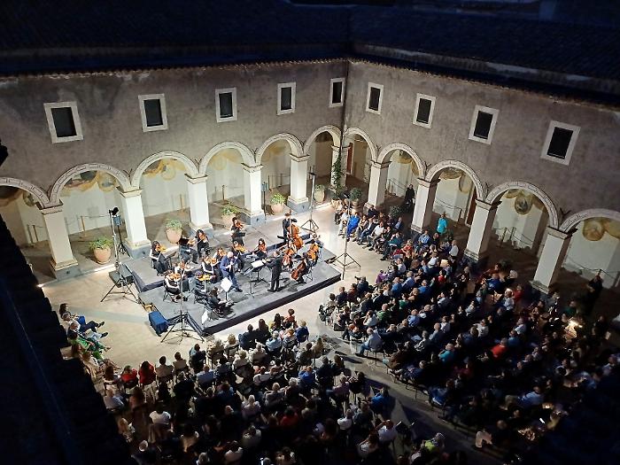 Chiostri & Cortili: Mozart sotto la luna apre l'estate musicale a Catania
