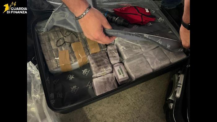 Traffico di droga tra Palermo, Napoli, Roma e Reggio Calabria: sei arresti e 80 chili di stupefacenti sequestrati