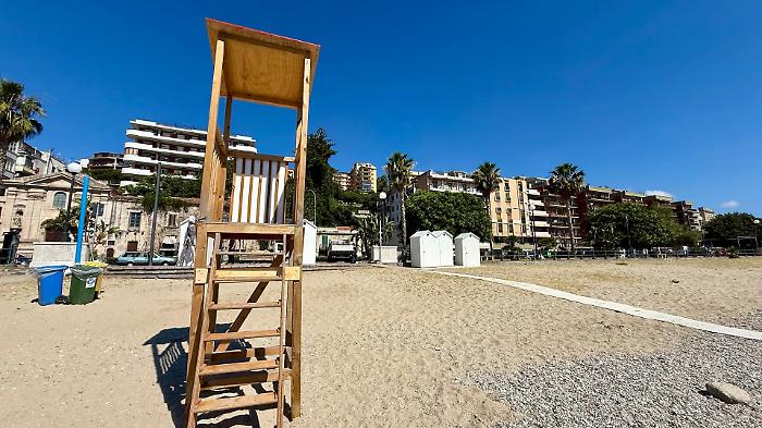Rinasce la spiaggia del Ringo: lido comunale con cabine gratuite e torrette di salvataggio