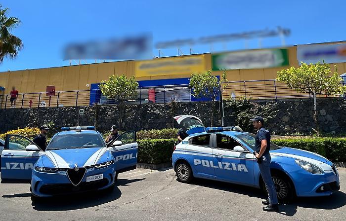 Fermato ad Acireale un 39enne pluripregiudicato: rapina con cutter e furto di collane d'oro per 8.000 euro