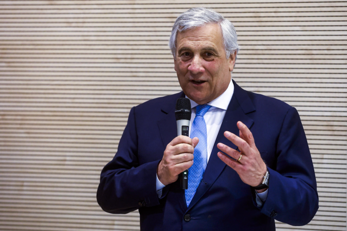 Inchiesta sul Ponte, Tajani blinda il progetto: &laquo;Non mi sembra che sia emerso un granch&eacute;&raquo;