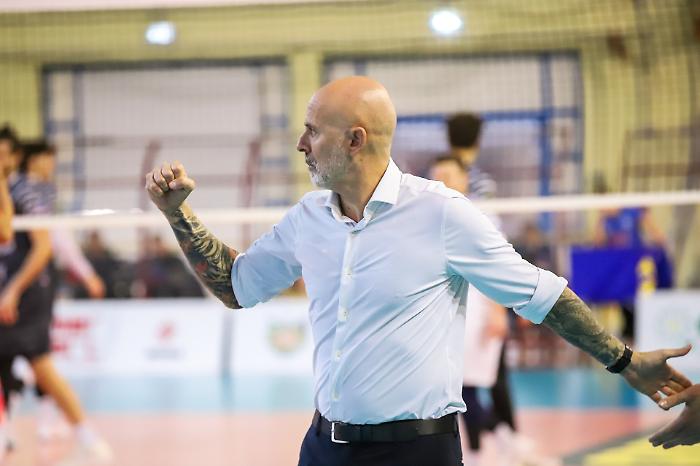 Il Volley Modica d&agrave; continuit&agrave; alla guida tecnica, Distefano resta head coach