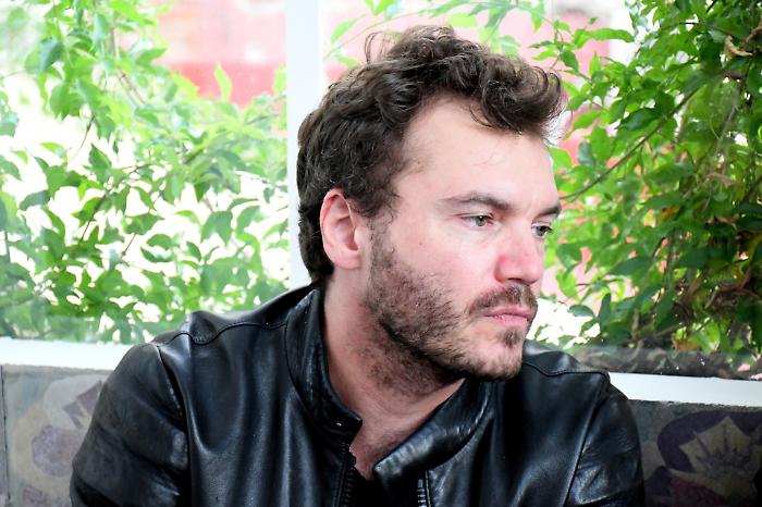 Emile Hirsch al Taormina Film Festival: acqua, memoria e metamorfosi tra cinema e arti visive