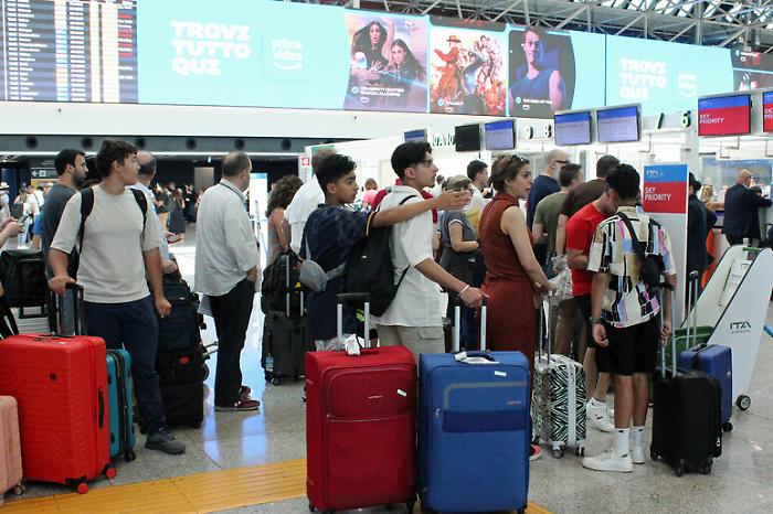 Bagaglio a mano, scelta del posto e ritardi: cosa cambia davvero per i passeggeri degli aerei?