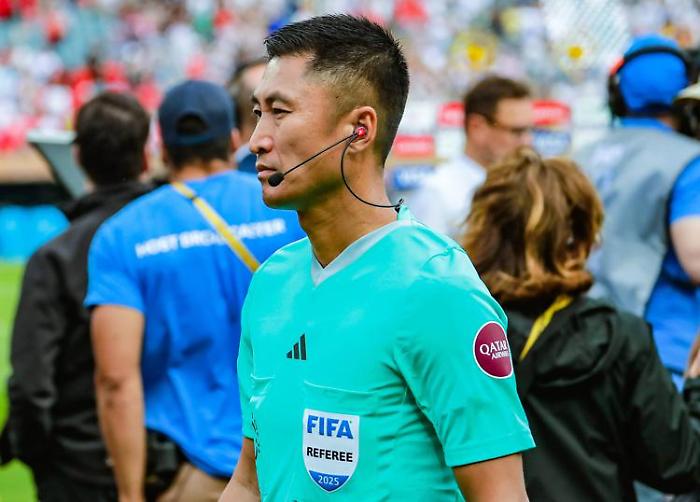 Mondiali 2026, tifosi cinesi pazzi per Ma Ning il &laquo;maestro dei cartellini&raquo;La Cina non si &egrave; qualificata per la rassegna iridata, ma ci sar&agrave; un arbitro a riscaldare il tifo dei suoi connazionali