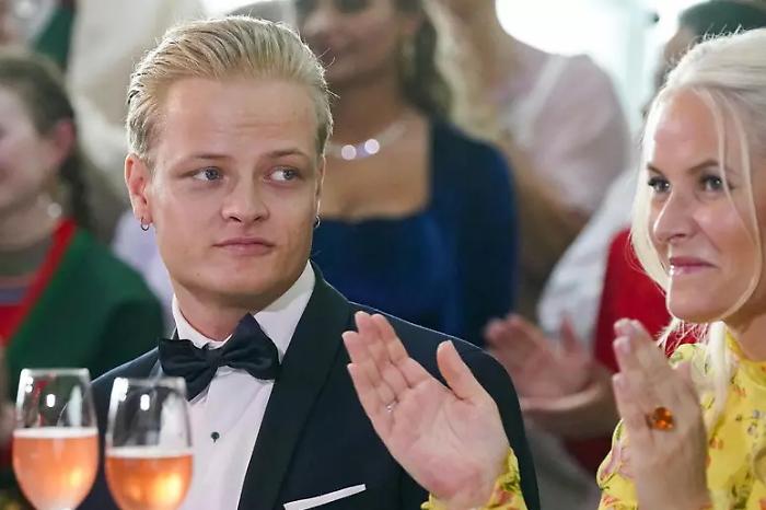 Un video girato da lui stesso incastra il figlio della principessa Mette Marit: condannato a quattro anni per due stupri