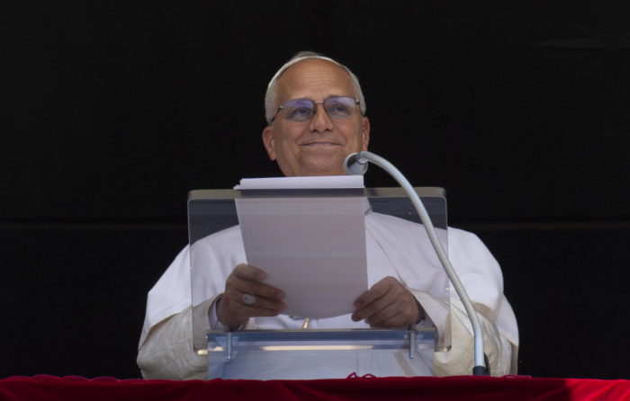 Le parole di Papa Leone: &laquo;La remigrazione non &egrave; da cristiani&raquo;. Poi l'appello  al G7 contro la guerra