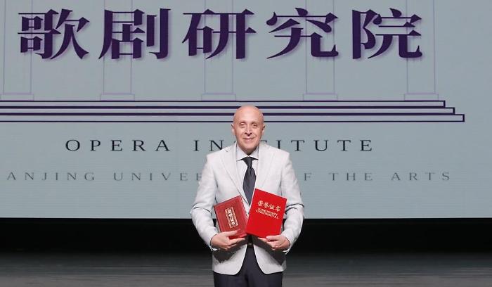 Maurizio Ciampi. l'uomo che ha riscritto con l&rsquo;IA il finale di &ldquo;Turandot&rdquo;