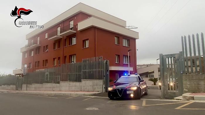 Truffa del finto carabiniere, a Partinico arrestata una donna del Siracusano; aveva convinto un'anziana del fermo della figlia