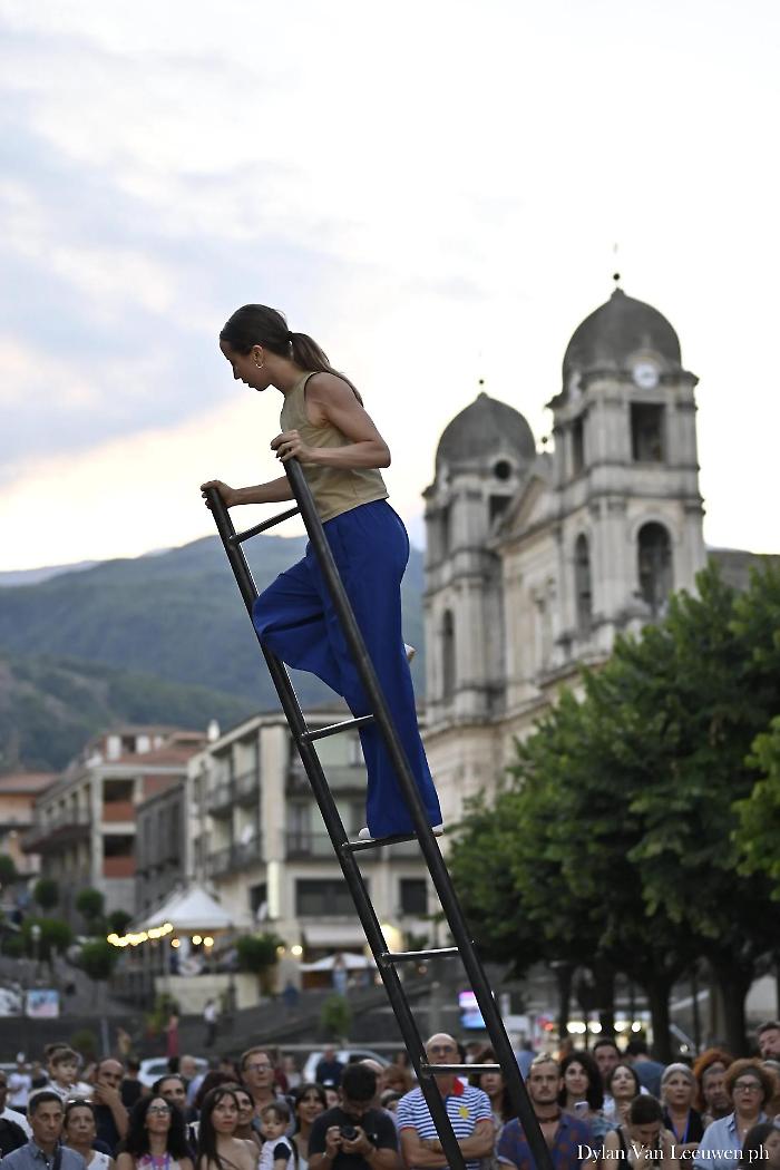 Eredit&agrave; in movimento tra consapevolezza e responsabilit&agrave;: Teatri Riflessi Festival a Zafferana Etnea