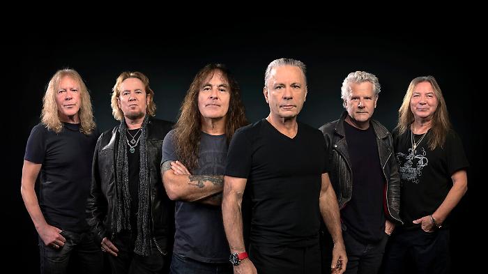 Cinquant'anni di carriera e non sentirli: gli Iron Maiden a Milano, il metal entra a San Siro