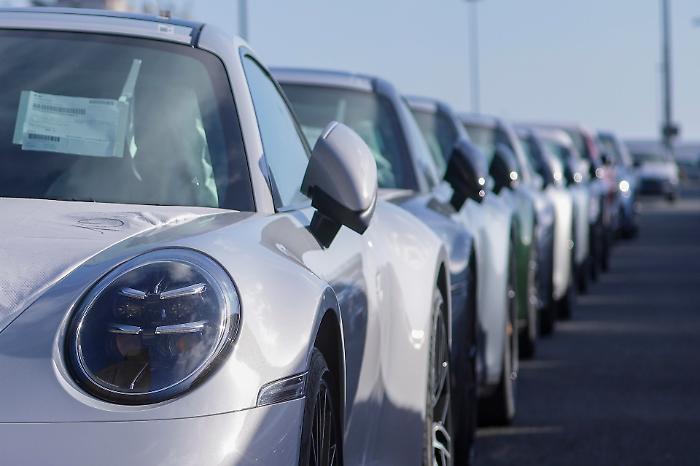 Scivolone dell&rsquo;auto in Europa, Stellantis affonda a Milano