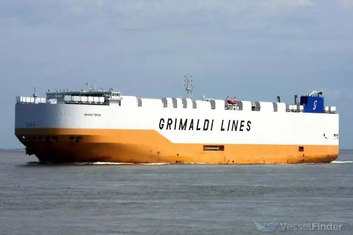 "Il tuo permesso &egrave; garantito": fine dell'incubo per 21 marinai italiani, la Grande Torino attraversa Hormuz 