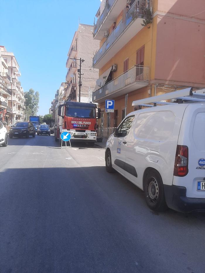 Allarme all'Arenella, Amg Energia e vigili del fuoco intervegono per una dispersione di gas
