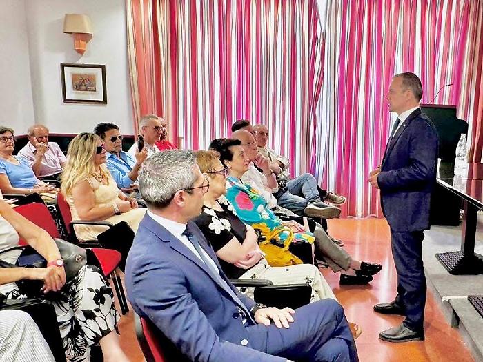 Cateno De Luca a Ragusa per partecipare all'assemblea provinciale