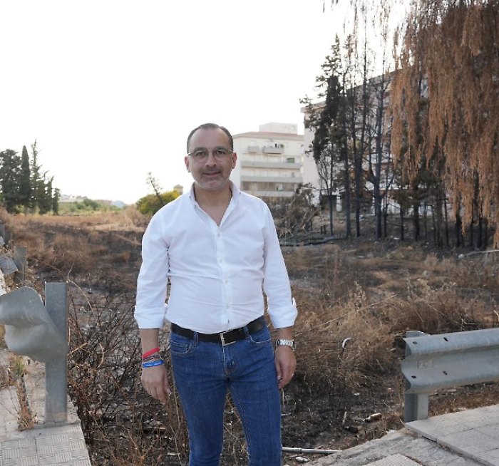 Vittoria, sopralluogo di La Rosa in viale Europa: "L'area non &egrave; stata ancora messa in sicurezza dopo l'incendio dei giorni scorsi" 