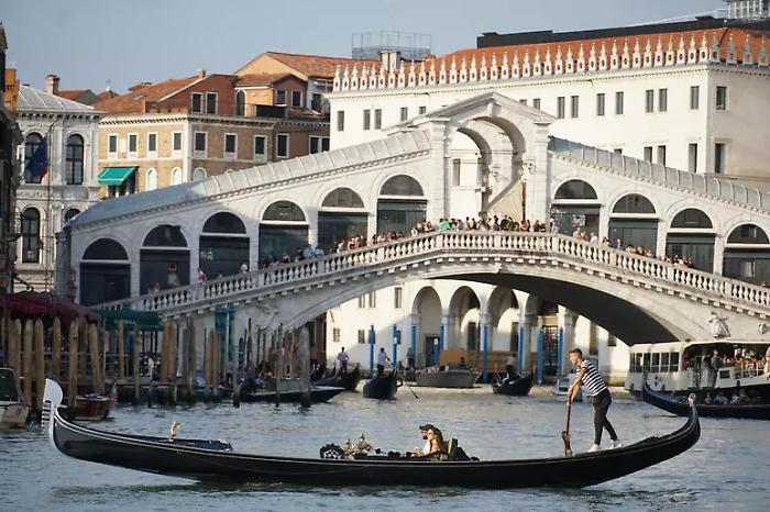 Venezia alza il prezzo della folla: il ticket d&rsquo;accesso pu&ograve; davvero arrivare a 50 euro?