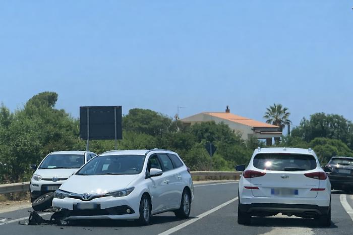 Nuovo incidente sulla Ragusa mare, scontro tra due auto