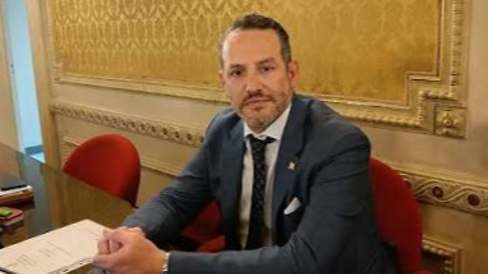 Acireale, Cannav&ograve; torna in Consiglio e presenta un odg per Meloni