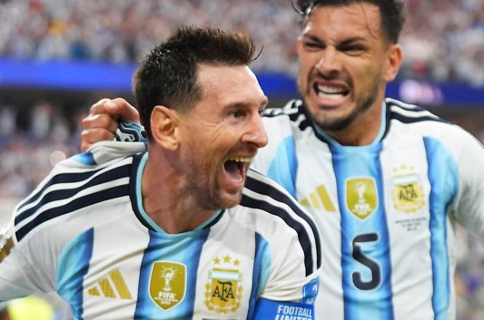 Il mondo ai piedi di Leo Messi: doppietta all'Austria e un altro record frantumato