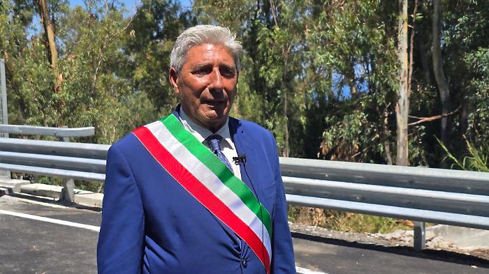 Spadafora, il sindaco Lillo Pistone si dimette dopo l'arresto per voto di scambio