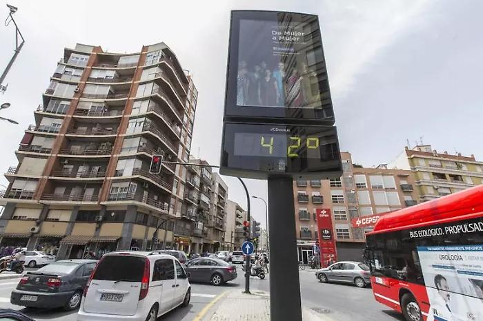 Ondata di caldo miete vittime in Europa: la Spagna registra 212 morti e Parigi resta sotto allarme 