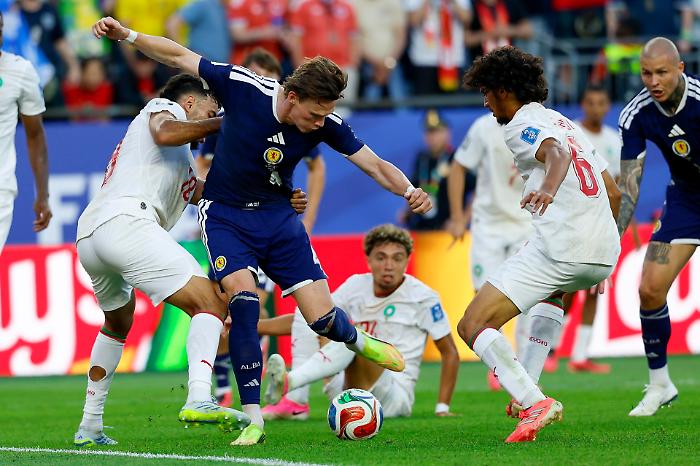 Il The Times stronca McTominay: "Doveva essere Messi, &egrave; stato un fantasma"