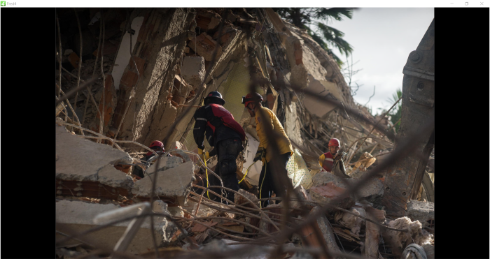 Si aggrava il bilancio: 235 morti, oltre 45mila dispersi. Italia invia 40 vigili del fuoco