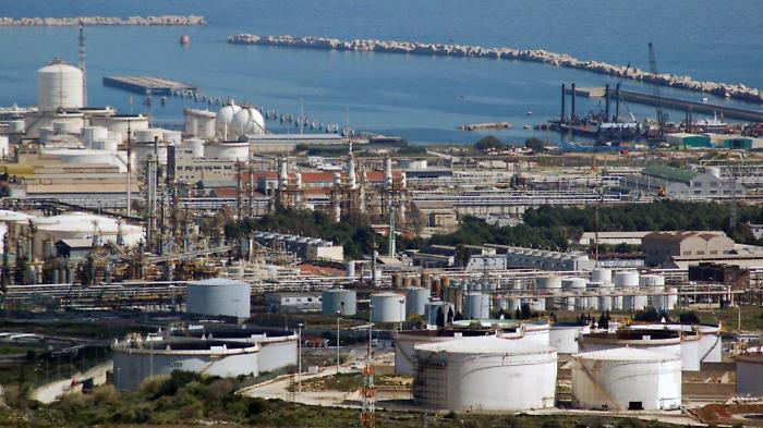 Area industriale siracusana, Regione: &laquo;Pi&ugrave; monitoraggi e un tavolo tecnico permanente&raquo;