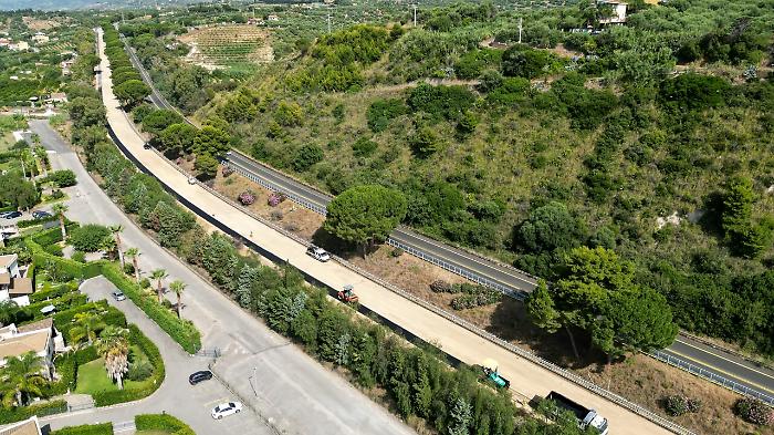 Frontale sull'autostrada A20 Palermo-Messina: due morti, un ferito e traffico deviato