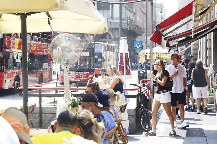 Caldo estremo, l&rsquo;Italia entra nel fine settimana pi&ugrave; rovente: 18 citt&agrave; in rosso, ospedali sotto pressione e un&rsquo;Europa che non respira