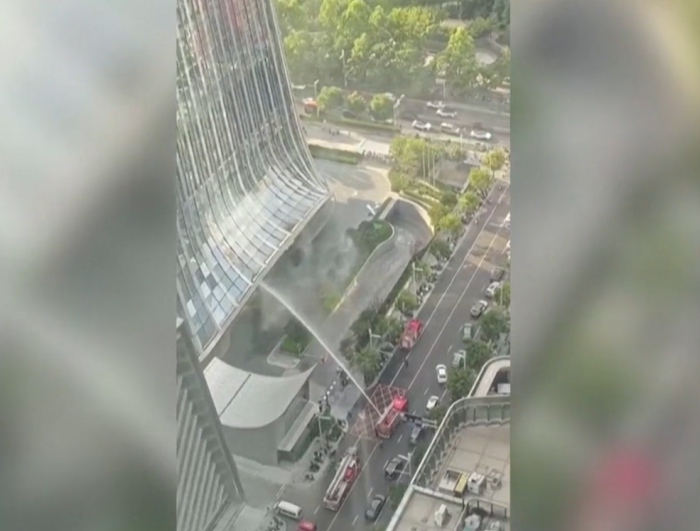 Morto il pilota che si &egrave; schiantato contro la Citic Tower durante un volo di addestramento
