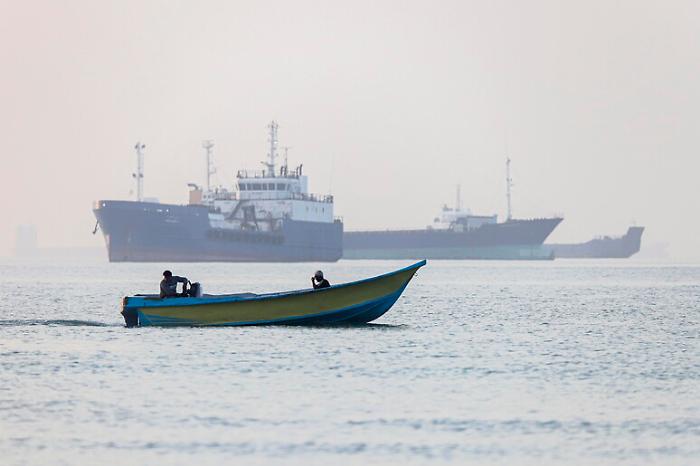  Pioggia di fuoco sul Golfo Persico: la diplomazia cede di nuovo il passo alle armi 