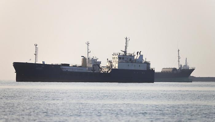Soffiano di nuovo venti di guerra nel Golfo: Trump accusa l'Iran: &laquo;Hanno lanciato quattro droni&raquo;. E gli Usa bombardano 