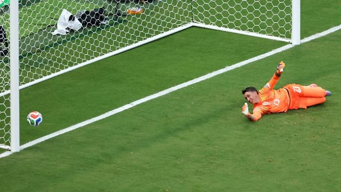 Muslera condanna Bielsa e l'Uruguay: la Celeste eliminata dal Mondiale