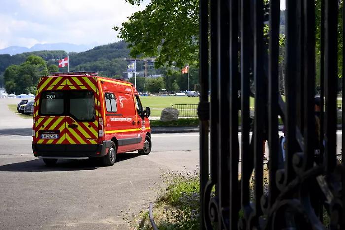 Aereo da turismo precipita in Francia con a bordo una decina di persone