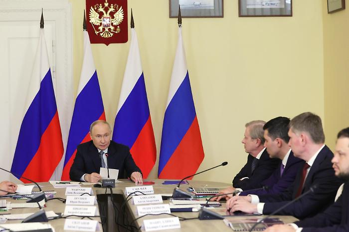  Il fronte interno: la guerra di Putin si combatte svuotando i conti correnti dei russi