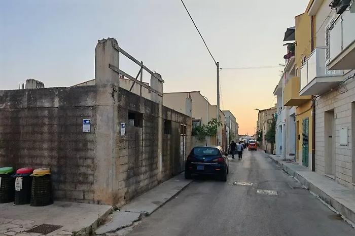 Selinunte, il sindaco adibisce immobile confiscato a deposito di rifiuti: residente ricorre al Tar