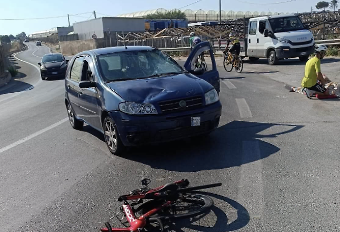 Scoglitti, scontro auto-ciclista: l'ennesimo incidente che si verifica in danno a un appassionato delle due ruote