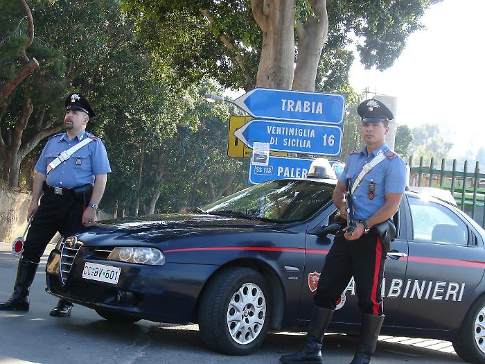 Schiaffi, calci e furto del cellulare alla ex compagna, a Trabia arrestato 32enne con il braccialetto elettronico