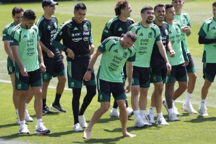 Messico-Ecaudor, i padroni di casa vogliono sognare ancora. La sfida all'Azteca tra due popoli in festa. Chi vince sfider&agrave; Inghilterra o Congo