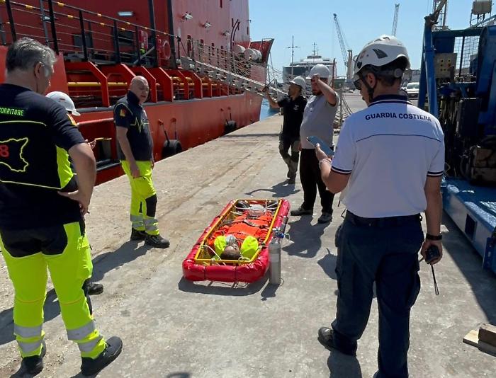 Porto di Pozzallo, incendio a bordo di una nave... ma &egrave; solo un'esercitazione