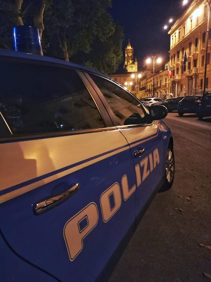 Palermo, asse dello spaccio tra auto, furgone e scooter: la Polizia blocca un carico da 30 chili di hashish