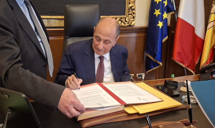 Sicilia, approvato il Documento economico di finanza regionale: Pil +0,6% nel 2025, debito quasi dimezzato