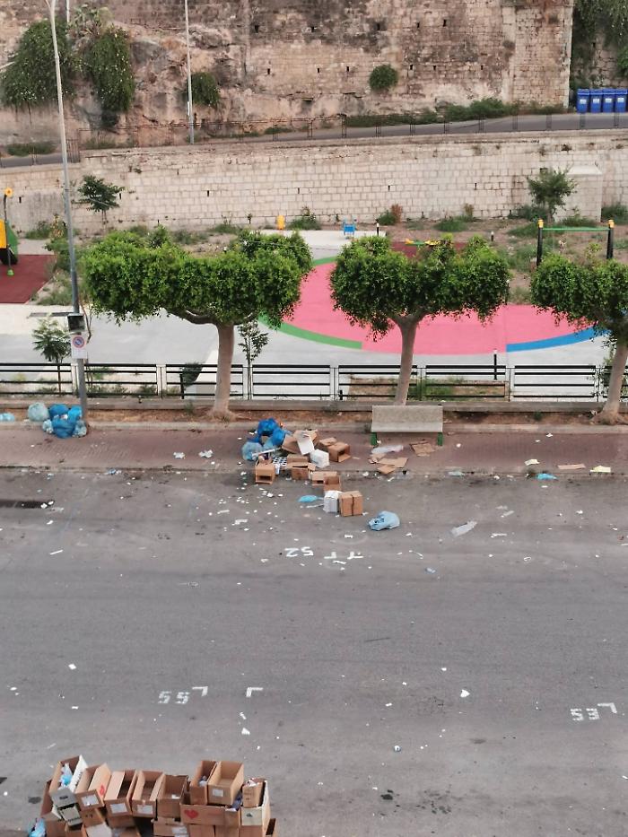 Modica e le bancarelle: "Il centro storico ridotto a un disastro"