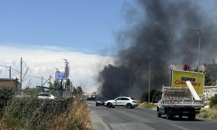 Incendio alle porte di Marina di Ragusa, camion in fiamme
