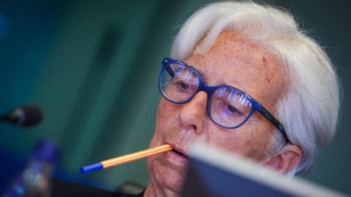Lagarde difende il rialzo dei tassi: &laquo;Faremo tutto il necessario contro l'inflazione&raquo;