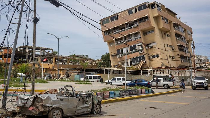 Il bilancio del terremoto &egrave; sempre pi&ugrave; drammatico: 2.295 morti e 11 mila feriti