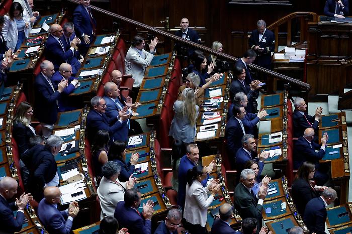 Piano casa, il Senato d&agrave; il via libera definitivo: il decreto &egrave; legge
