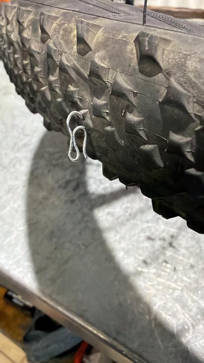"Due forature in due giorni in via Fieramosca a Ragusa. E' normale rischiare cos&igrave;"